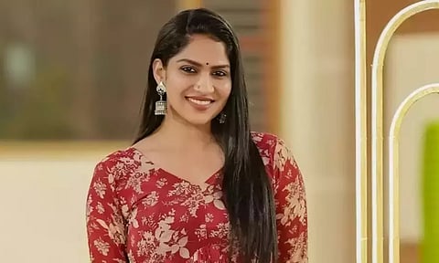 'கெத்தான'ஆண் எப்படி இருக்க வேண்டும்  நடிகை சுவாசிகா பதில்