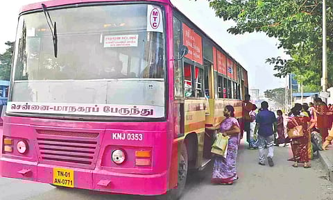 மகளிர் விடியல் பயணத்திட்டம்: மாநகரப் பேருந்துகளில் பயணிக்கும் பெண்களின் எண்ணிக்கை உயர்வு