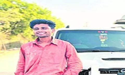 தெலுங்கானாவில் மது பாரில் இடம் பிடிக்கும் தகராறில் வாலிபர் கொலை