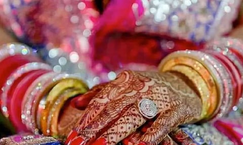 எனக்கு கிடைக்காதது யாருக்கும்.. வேறொருவருக்கு நிச்சயிக்கப்பட்ட காதலி மீது ஆசிட் வீச்சு