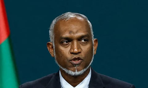 15 மணி நேரம் தொடர்ந்து பேட்டி அளித்து மாலத்தீவு அதிபர்  சாதனை