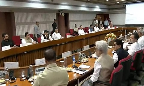 ஆபரேசன் சிந்தூர் தொடர்பாக டெல்லியில் அனைத்துக் கட்சி கூட்டம் தொடங்கியது