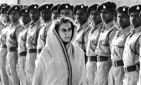 4 ஆயிரம் மைல் தொலைவிலிருந்து ஆர்டர் போடுகிறார்கள்.. இந்திரா காந்தி மட்டும் இருந்திருந்தால் - காங்கிரஸ்