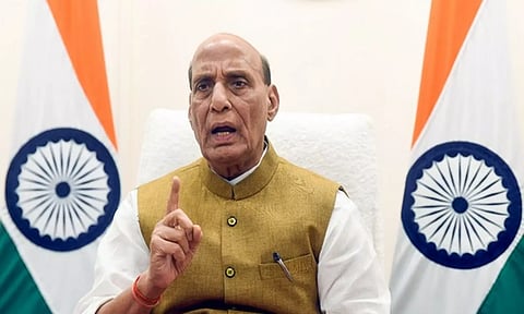 காஷ்மீர் சென்றார் ராஜ்நாத் சிங் - பாகிஸ்தான் தாக்குதலில் பாதிக்கப்பட்ட இடங்களில் ஆய்வு