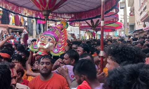 குடியாத்தம் கெங்கையம்மன் சிரசு ஊர்வலம் - லட்சக்கணக்காண பக்தர்கள் தரிசனம்