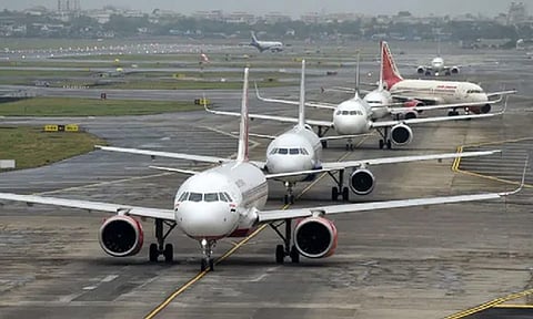 காஷ்மீருக்கான விமான போக்குவரத்து சீரானது: மத்திய மந்திரி