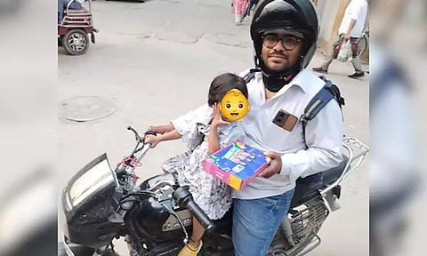 2 வயது மகளுடன் உணவு டெலிவரி செய்யும் தந்தை... தேடி வந்த உதவிகளை உதறித் தள்ளிய நெகிழ்ச்சி செயல்
