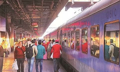 ஆட்டோ அப்கிரடேஷன் முறையில் ரெயில் பயணிகளுக்கு கூடுதல் சலுகை- ரெயில்வே அமைச்சகம்