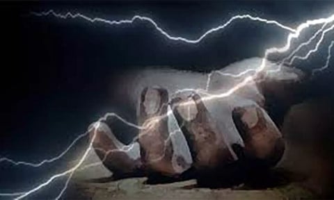 தெலுங்கானாவில் இடி, மின்னல் தாக்கி கிரிக்கெட் விளையாடிய நண்பர்கள் உள்பட 3 பேர் உயிரிழப்பு