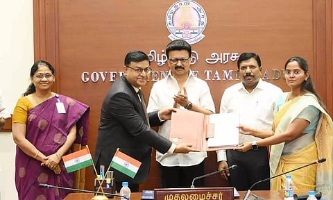 அரசு ஊழியர்களுக்கு ஆயுள் காப்பீடு வங்கி சலுகை: 7 முன்னோடி வங்கிகளுடன் புரிந்துணர்வு ஒப்பந்தம்