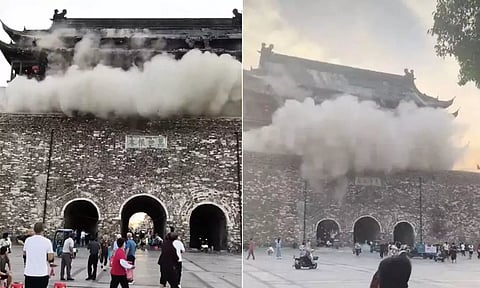 சீனாவில் 650 ஆண்டுகள் பழமையான கோபுரத்தின் கூரை இடிந்து விழுந்து விபத்து - வைரல் வீடியோ