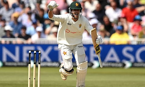 இங்கிலாந்துக்கு எதிரான டெஸ்ட்: ஜிம்பாப்வே முதல் இன்னிங்சில் 265 ரன்களுக்கு ஆல் அவுட்