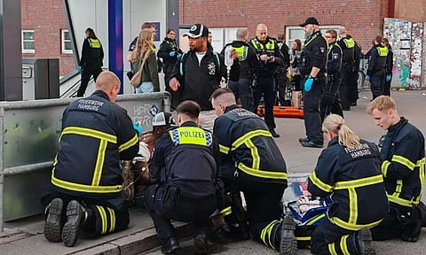 ஜெர்மனியில் துணிகரம்: ஹம்பர்க் ரெயில் நிலைய கத்திக்குத்து தாக்குதலில் 17 பேர் காயம்