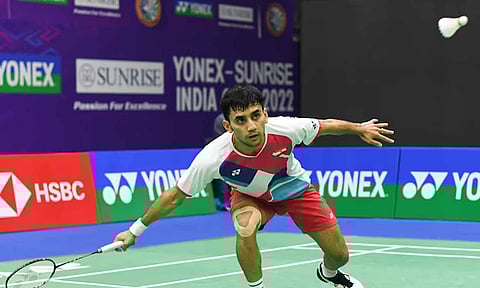 சிங்கப்பூர் ஓபன் பேட்மிண்டன்: காயம் காரணமாக பாதியில் வெளியேறிய லக்ஷயா சென்