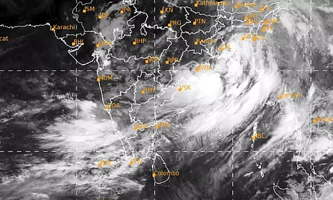 வங்கக்கடலில் உருவான காற்றழுத்த தாழ்வுப் பகுதி தாழ்வு மண்டலமாக வலுவடைந்தது