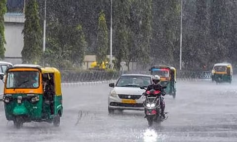 கர்நாடகாவில் கொட்டி வரும் தொடர் மழை