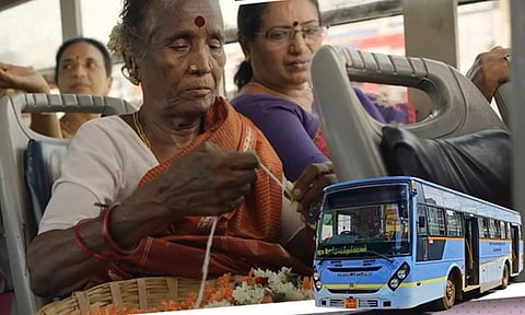 தமிழகம் முழுவதும் மகளிர் விடியல் பயணத் திட்டத்தில் 700 கோடி பயணங்கள்