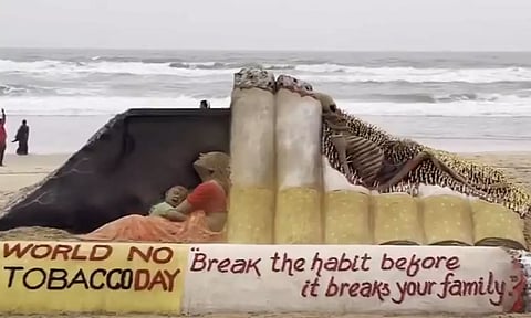 இன்று புகையிலை எதிர்ப்பு தினம்: விழிப்புணர்வு ஏற்படுத்திய மணல் சிற்ப கலைஞர்