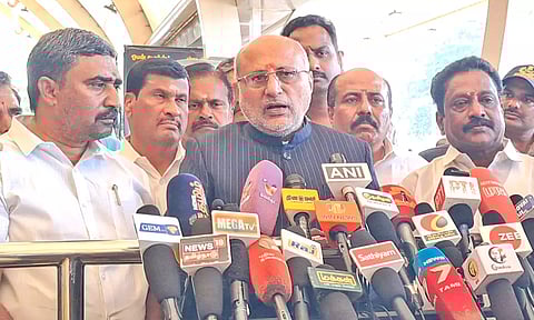 கமல்ஹாசன் பதவிக்காக எப்படி வேண்டுமானாலும் பேசுவார்- ஆளுநர் சி.பி.ராதாகிருஷ்ணன்