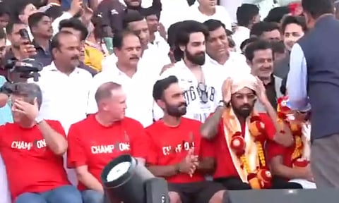 சித்தராமையா, டி.கே.சிவகுமார் தலைமையில் ஆர்.சி.பி. வீரர்களுக்கு பாராட்டு விழா