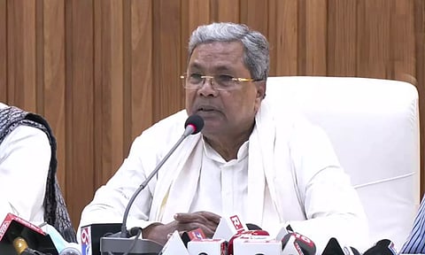 உயிரிழந்தவர்களின் குடும்பத்திற்கு ரூ.10 லட்சம் இழப்பீடு அறிவித்தார் சித்தராமையா