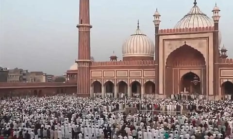 பக்ரீத் பண்டிகை - டெல்லி ஜூம்மா மசூதியில் இஸ்லாமியர்கள் சிறப்பு தொழுகை
