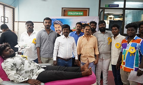 நடிகர் கார்த்தியை நெகிழவைத்த ரசிகர்கள்