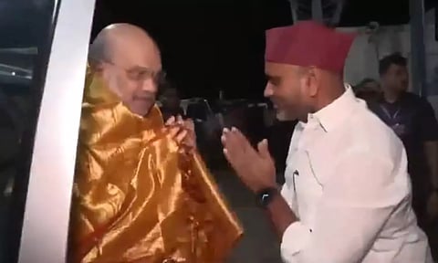 மதுரை வந்த உள்துறை மந்திரி அமித்ஷாவுக்கு உற்சாக வரவேற்பு