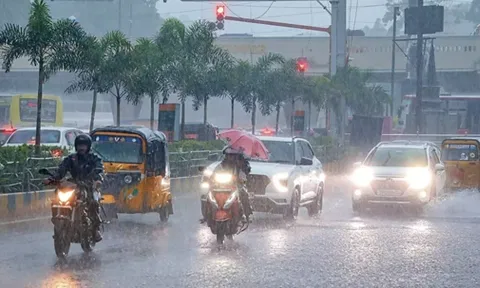 சென்னை மற்றும் புறநகர் பகுதிகளில் பலத்த காற்றுடன் மழை