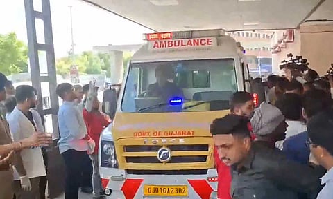 அகமதாபாத் ஏர் இந்தியா விமான விபத்தில் 110 பலி?