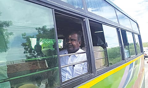 மதுரையில் முன்னாள் அமைச்சர் ஆர்.பி.உதயகுமார் கைது