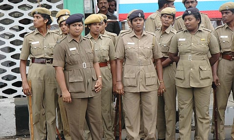 மகப்பேறு விடுப்பு முடிந்து பணிக்கு திரும்பும் பெண் காவலர்களுக்கு விரும்பும் இடத்தில் பணியிட மாற்றம்