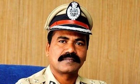 ஏ.டி.ஜி.பி. ஜெயராமுடன் பெண்ணின் தந்தைக்கு பழக்கம் ஏற்பட்டது எப்படி? - பரபரப்பு தகவல்கள்