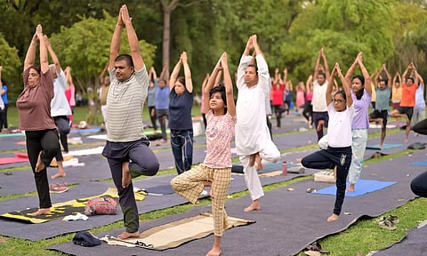 சர்வதேச யோகா தின விழாவில் பங்கேற்க இணையதளத்தில் பதிவு செய்யலாம் - கவர்னர் மாளிகை