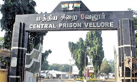 வேலூர் ஜெயிலில் கைதிகள் 2 பேர் திடீர் உயிரிழப்பு