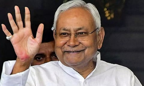 பீகார் தேர்தல் தமாக்கா: முதியோர், மாற்றுத்திறனாளிகள் ஓய்வூதியம் ரூ.400-இல் இருந்து ரூ.1,100 ஆக அதிகரிப்பு