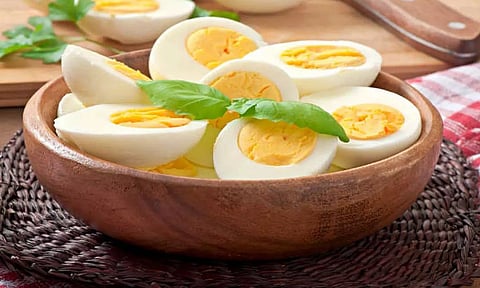 ரத்த அழுத்தம் இருப்பவர்கள் அவித்த முட்டை சாப்பிடலாமா?