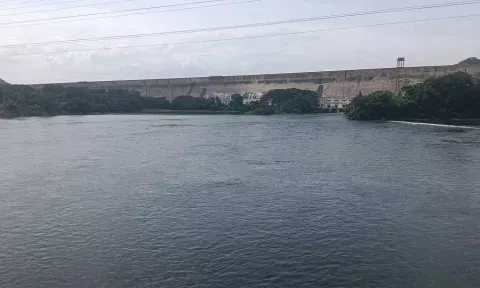 மேட்டூர் அணையில் இருந்து பாசனத்துக்கு தண்ணீர் திறப்பு அதிகரிப்பு