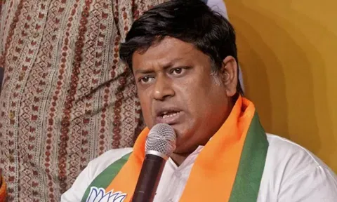 சட்டம், ஒழுங்கை பாலியல் தொழிலாளியுடன் ஒப்பிட்ட மத்திய மந்திரி
