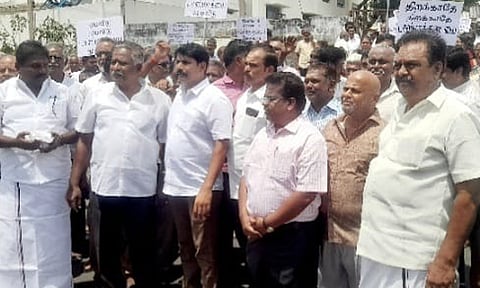 திருப்பூரில் டாஸ்மாக் கடையை அகற்றக்கோரி பொதுமக்கள் போராட்டம்