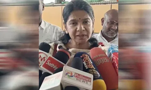 அதிமுக, தொடர்ந்து பாஜக உடன் இணைந்து செயல்படுவது தமிழ்நாட்டிற்கு துரோகம்: கனிமொழி எம்.பி.