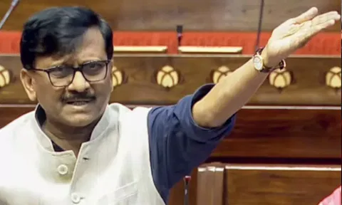யாருக்கும் பணிந்து போகாத ஈரானிடம் இருந்து மோடி அரசு சுயமரியாதையை கற்றுக்கொள்ள வேண்டும் - சஞ்சய் ராவத்