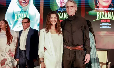 ஹாலிவுட்டில் களமிறங்கும் வரலட்சுமி சரத்குமார்