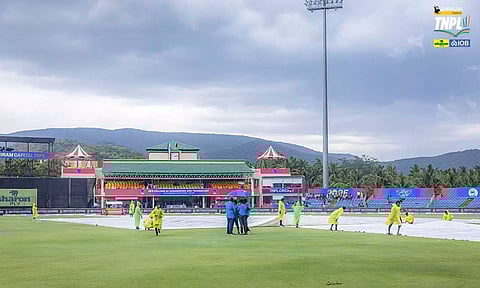 மதுரைக்கு எதிராக சேப்பாக் சூப்பர் கில்லீஸ் பந்து வீச்சு: