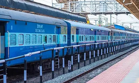 பயணிகள் கவனிக்க: ரெயில் புறப்படுவதற்கு 8 மணி நேரத்திற்கு முன் ரிசர்வேஷன் சார்ட்