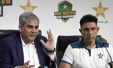 பாகிஸ்தான் ரெட் பந்து அணியின் தற்காலிக தலைமை பயிற்சியாளராக அசார் மஹ்மூத் நியமனம்