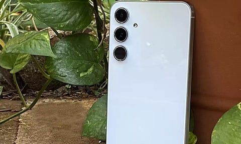 புது ஆண்ட்ராய்டு அப்டேட் பெறும் சாம்சங் ஸ்மார்ட்போன் - லீக் ஆன முக்கிய தகவல்