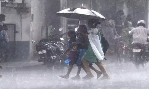 சென்னையில் திடீர் மழை..! மேலும் 2 மணி நேரத்திற்கு மழைக்கு வாய்ப்பு
