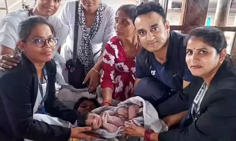 ரெயில் நிலையத்தில் கர்ப்பிணிக்கு பிரசவ வலி.. கத்தி, ஹேர் கிளிப்-உடன் பிரசவம் பார்த்த ராணுவ மருத்துவர்