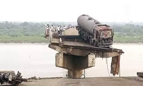 குஜராத்தில் பாலம் இடிந்து விழுந்து விபத்து - 10 பேர் உயிரிழப்பு